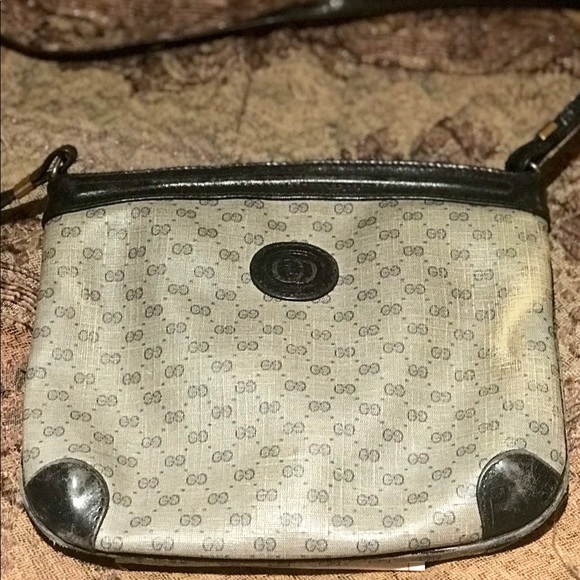 Gucci Handbags - Gucci purse